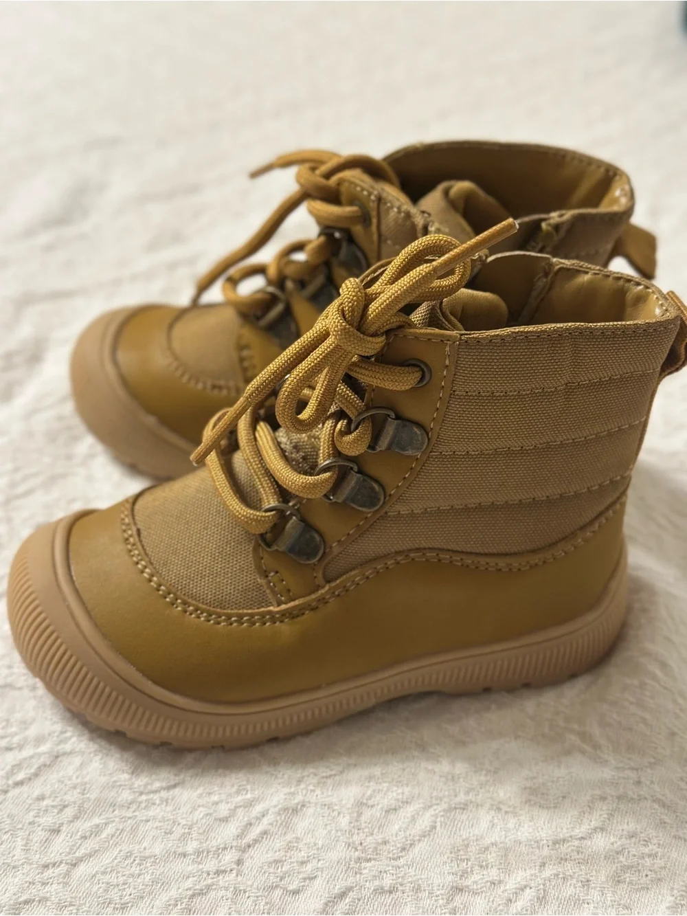 Cat & Jack Kids Lace-Up Ankle Boots in Mustard / Brown - Size 7